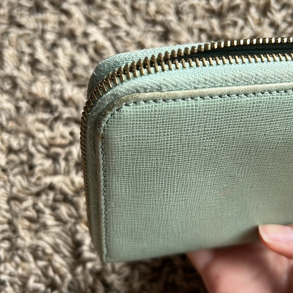 Fendi zip around wallet - Picture 7 of 7